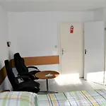 Haus Am Bach מלון 2*