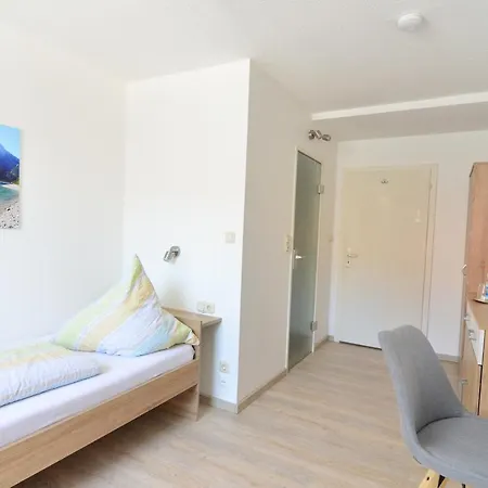 Haus Am Bach Отель Бад-Верисхофен