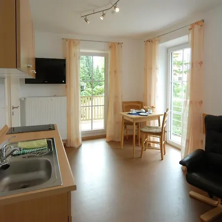 Haus Am Bach Отель Бад-Верисхофен