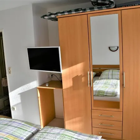 Hotel Haus Am Bach 2*
