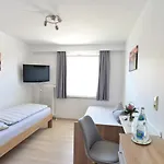 Hotel Haus Am Bach 2*