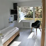 Hotel Haus Am Bach 2*