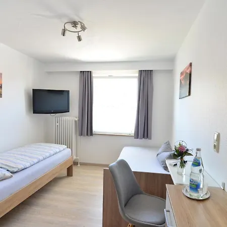 Hotel Haus Am Bach 2*